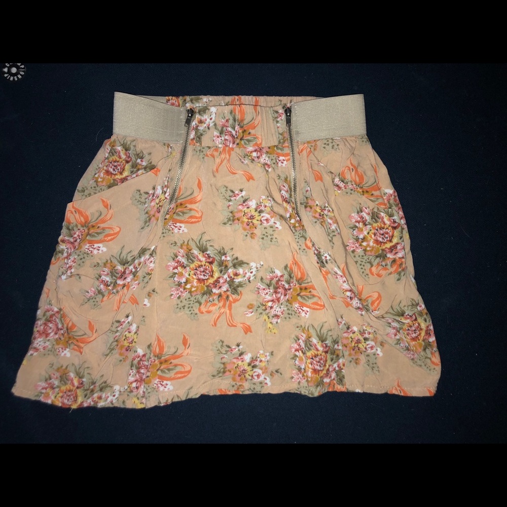 Zip up mini skirt
